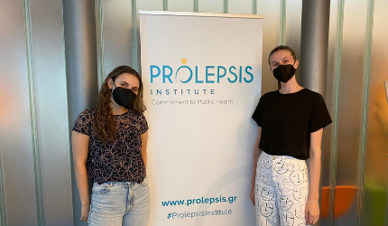 Η Maya Rosen και η Lyndsey Mugford από το Πανεπιστήμιο Harvard στο Ινστιτούτο Prolepsis