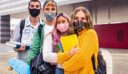 Έφηβοι και νέοι την εποχή του COVID-19