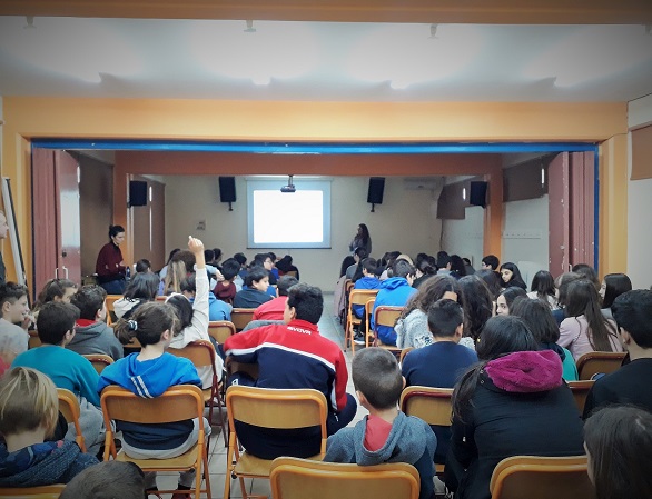 Η καταγγελία για ακατάλληλο τρόφιμο αφορά άλλο πρόγραμμα σχολικής σίτισης