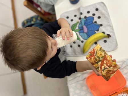 10 χρόνια προσφοράς και 1,5 εκατομμύρια υγιεινά γεύματα:  Η ΑΒ Βασιλόπουλος δίπλα σε μαθητές που έχουν ανάγκη με το Πρόγραμμα ΔΙΑΤΡΟΦΗ του Ινστιτούτου Prolepsis