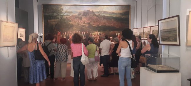 Φιλία σε κάθε Ηλικία: Ξενάγηση στο Μουσείο της Πόλεως των Αθηνών